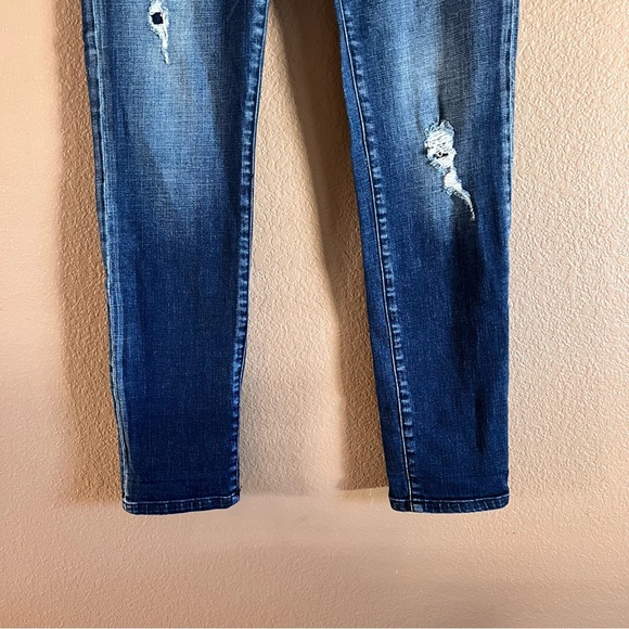 Kut from the Kloth Catherine Distressed Boyfriend Jeans Size 2 - Picture 4 of 11